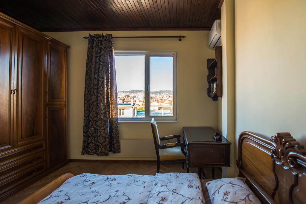 Main Street Classic Apartment Warna